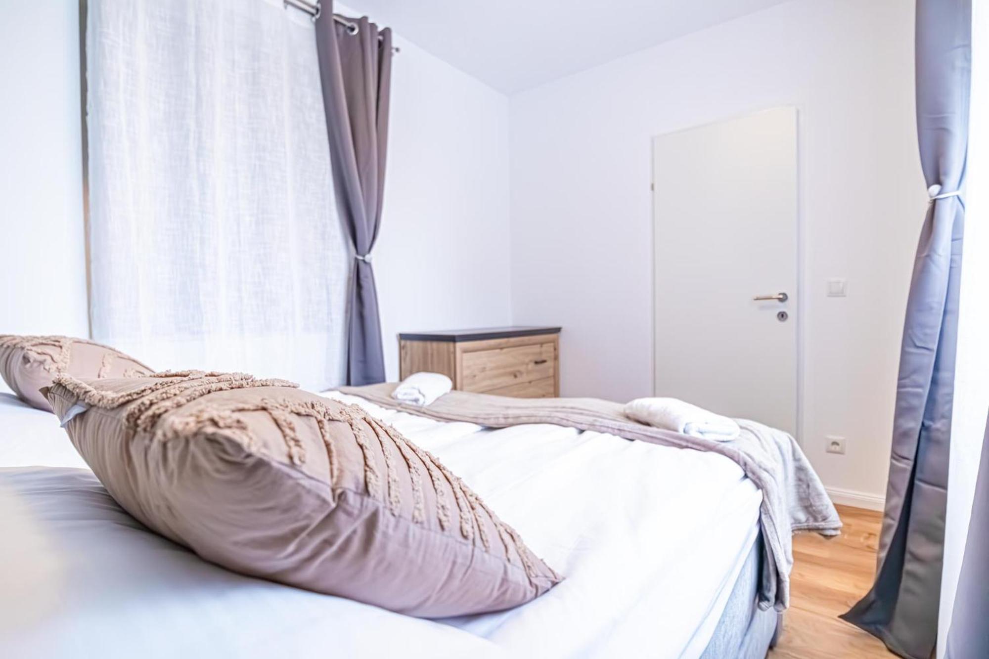 Charming 1br And 1lr Modern Design Donaustadt Viena