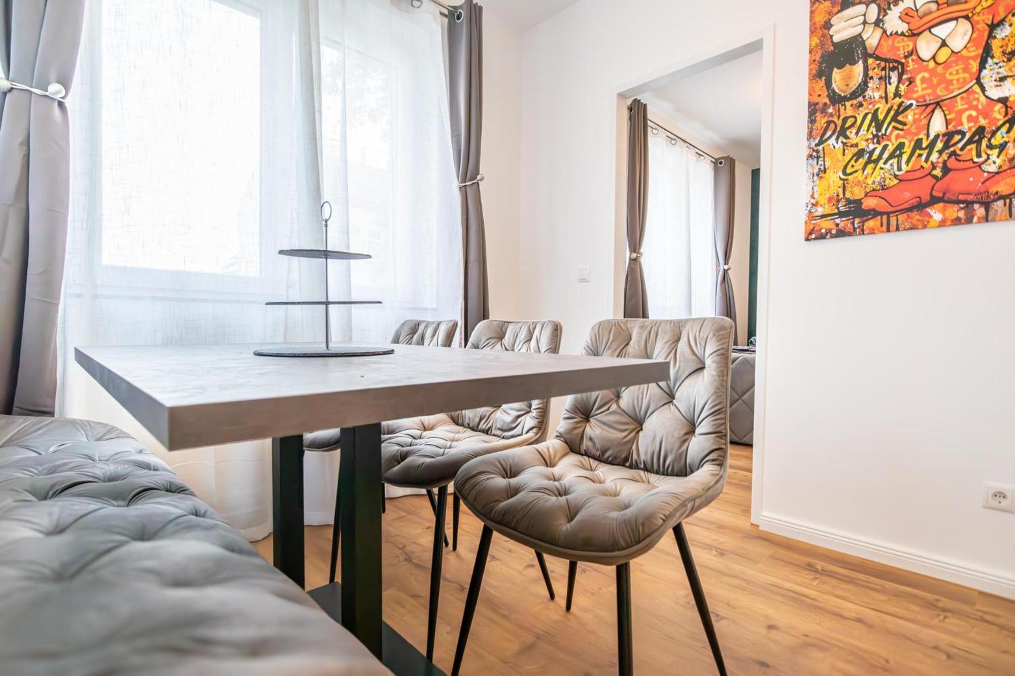 Charming 1br And 1lr Modern Design Donaustadt Viena