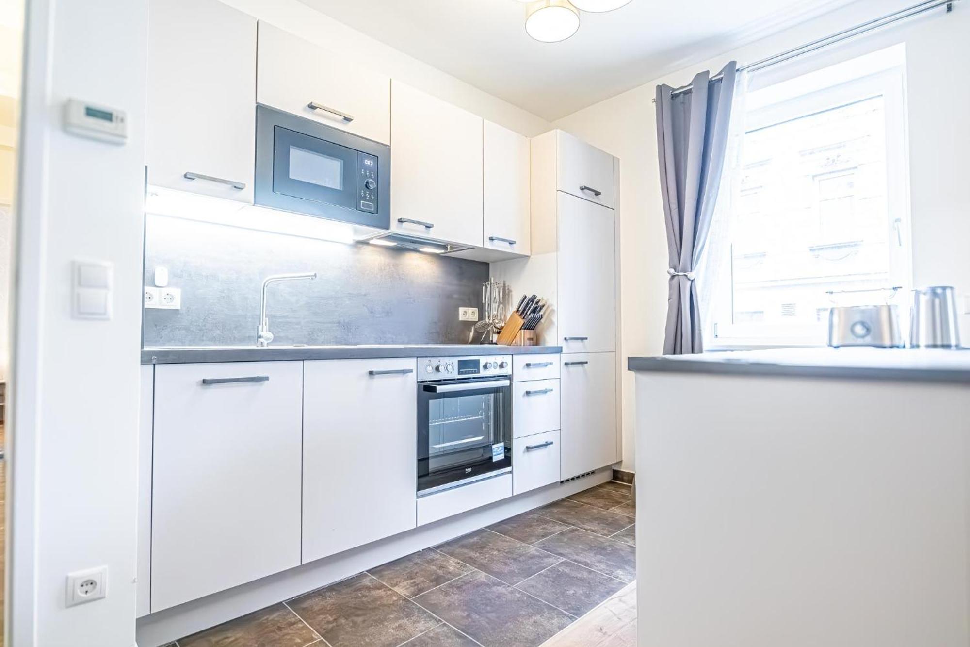 Charming 1br And 1lr Modern Design Donaustadt Viena