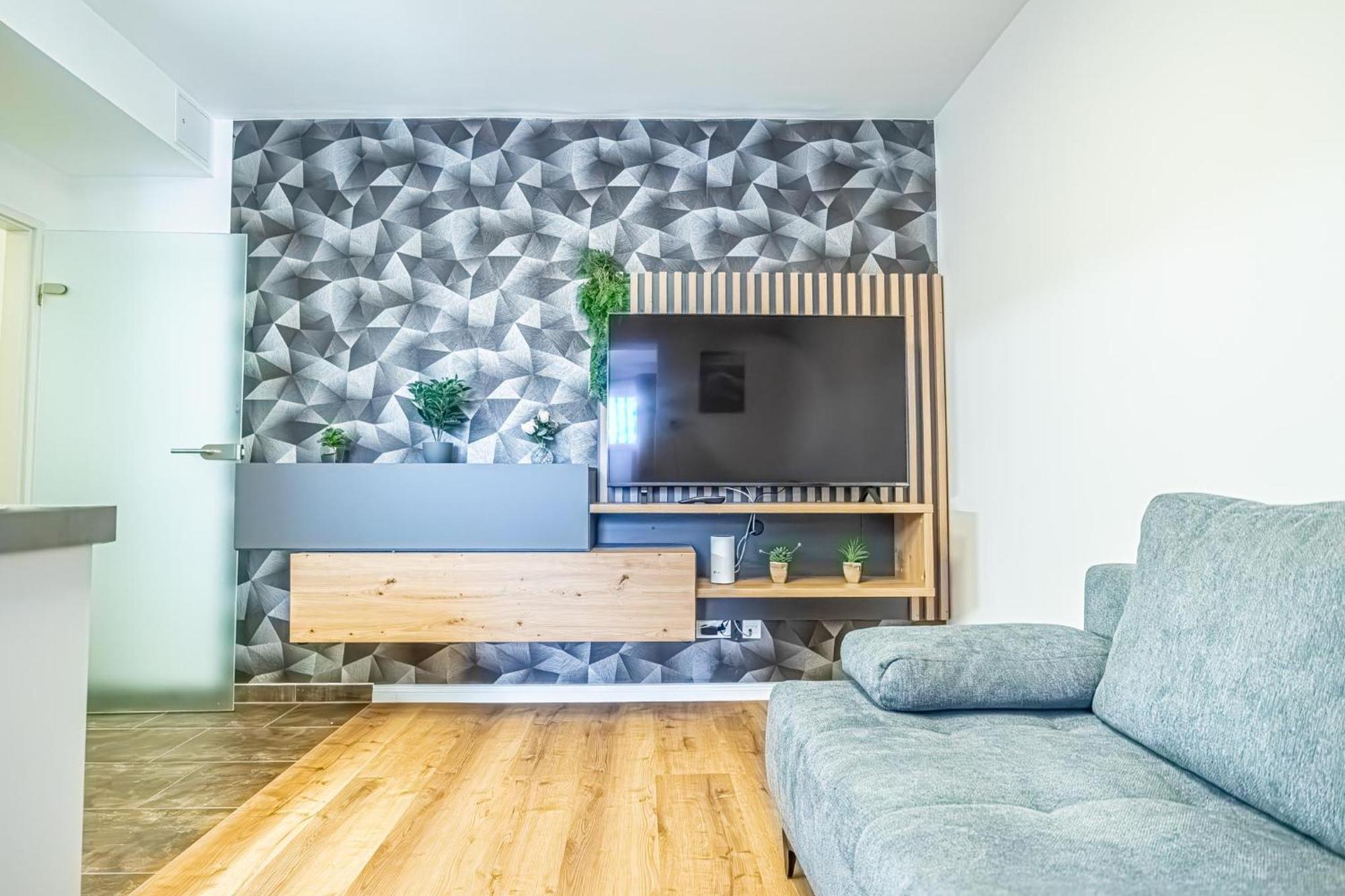 Charming 1br And 1lr Modern Design Donaustadt Viena